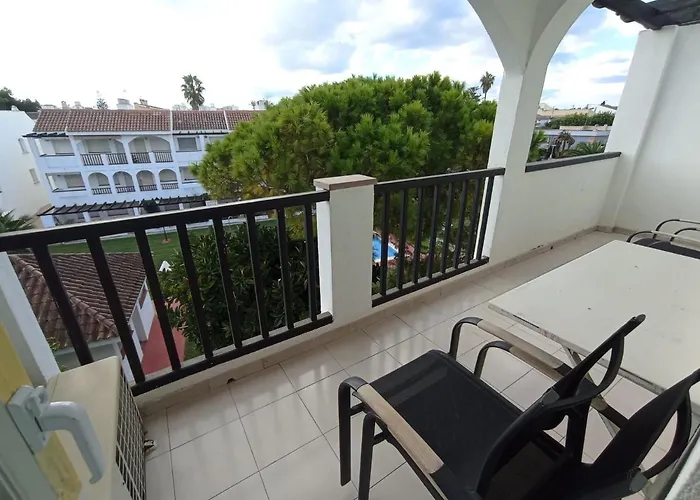 Apartamento Con Terraza Privada Y Piscinas